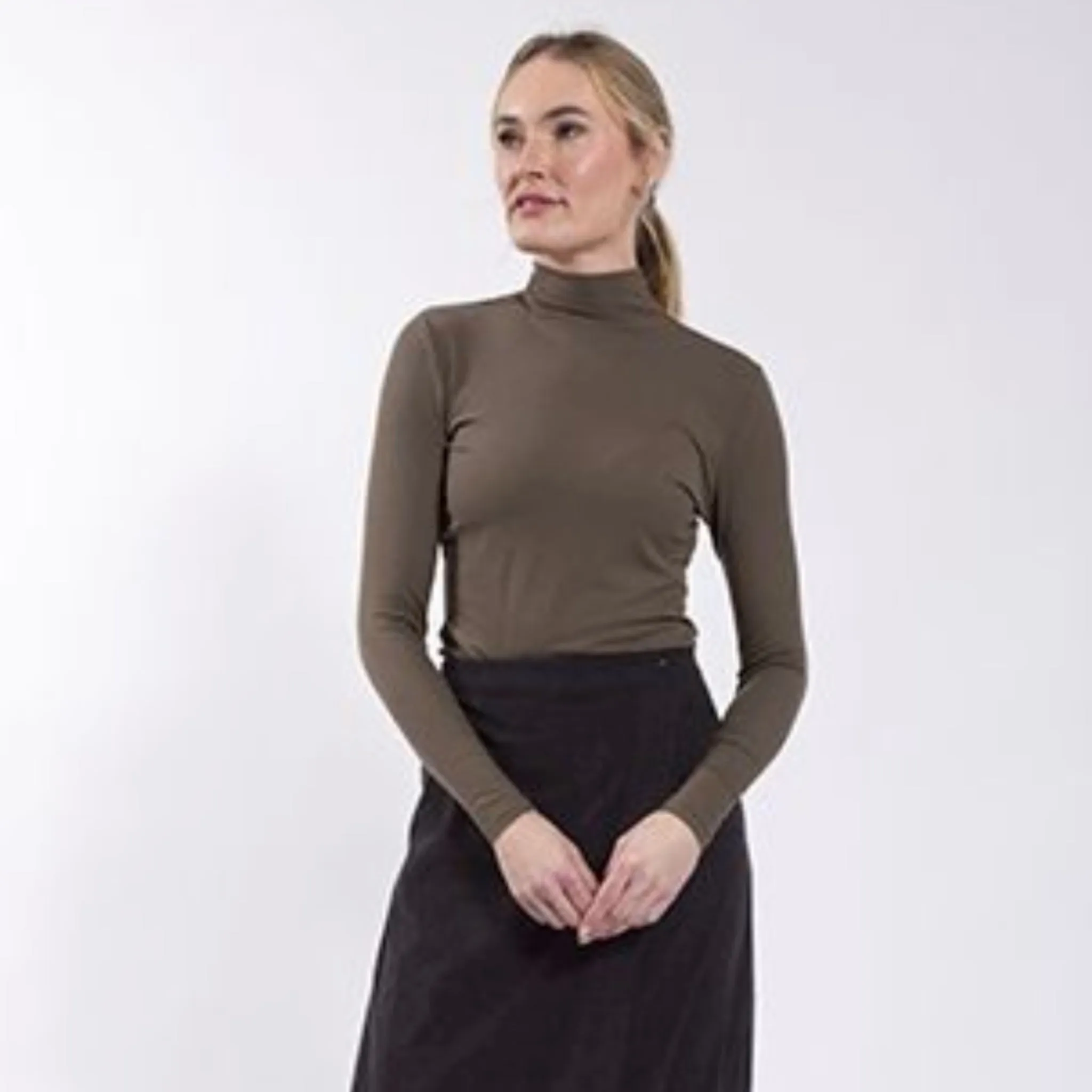 Basic Turtleneck Khaki