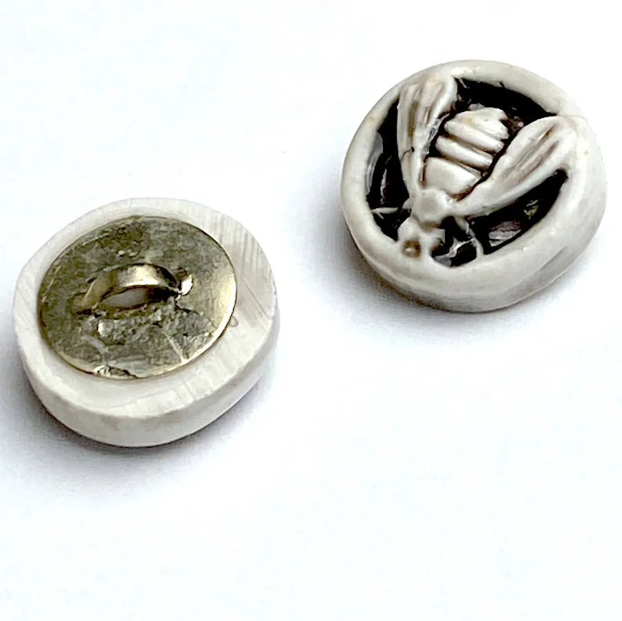 Bee Art Stone Button by Susan Clarke 1/2" #SC-1044