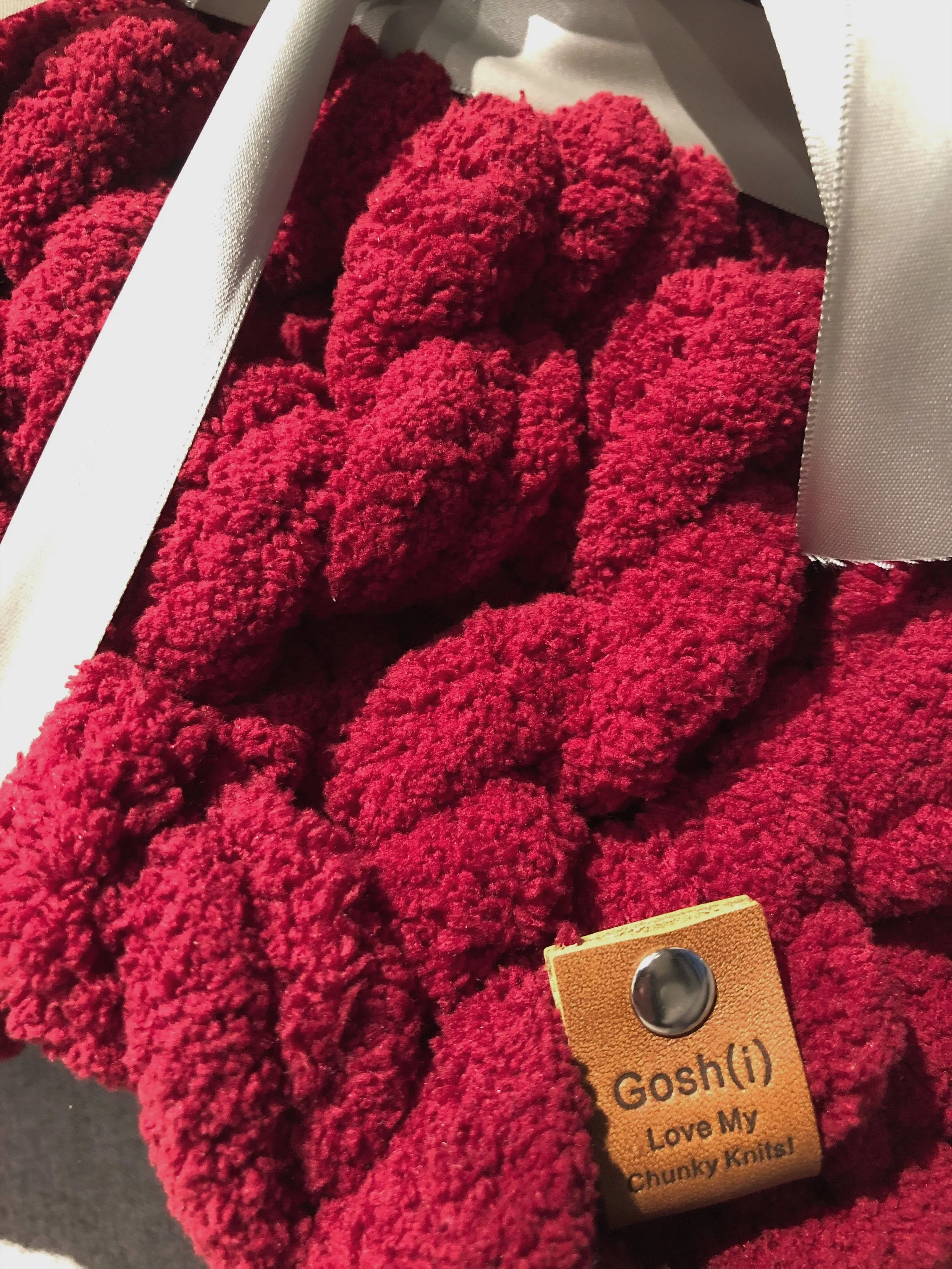 Chunky Knit Blanket in Cherry Red