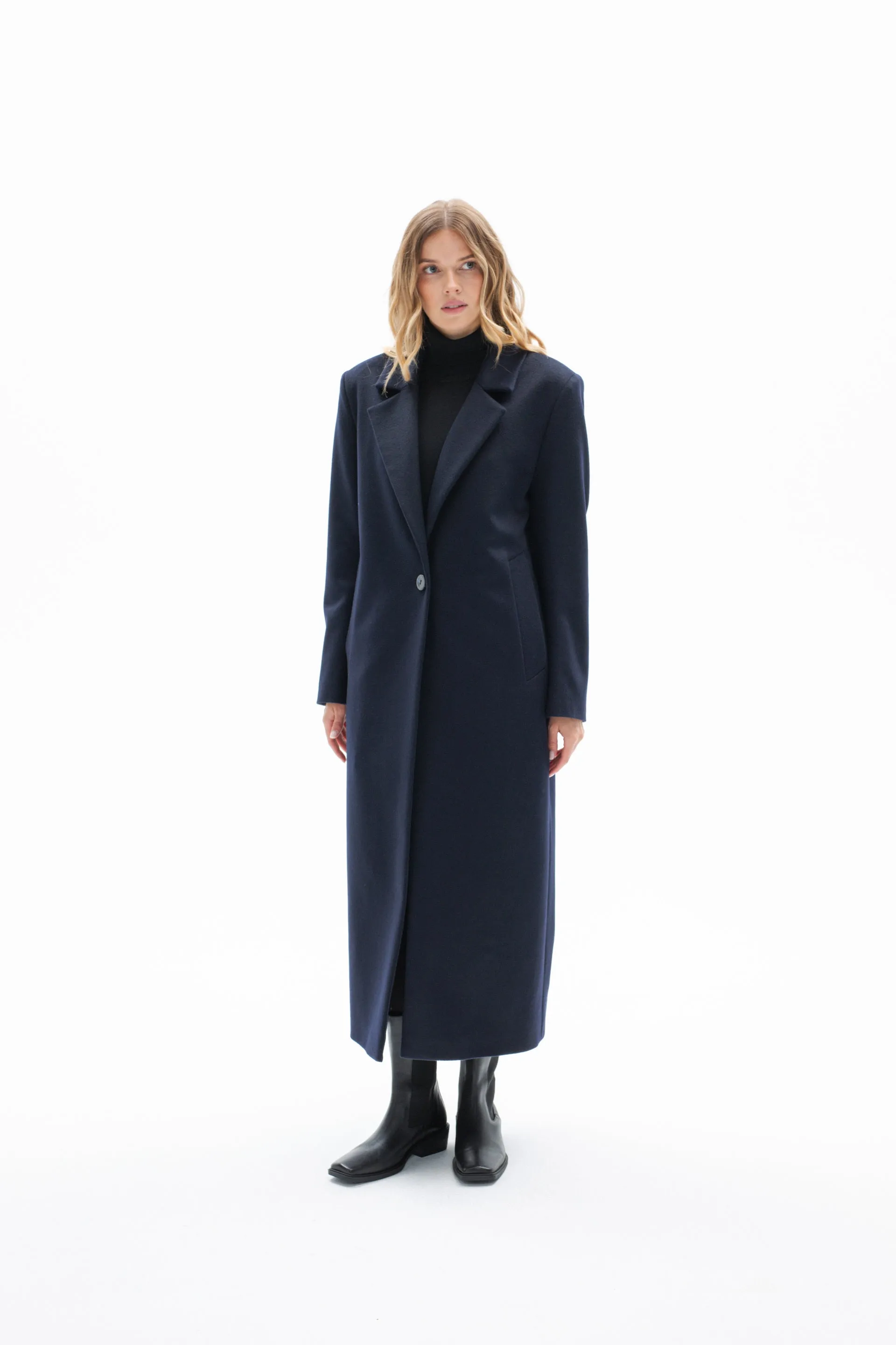 ONE BUTTON CLASSIC NAVY COAT