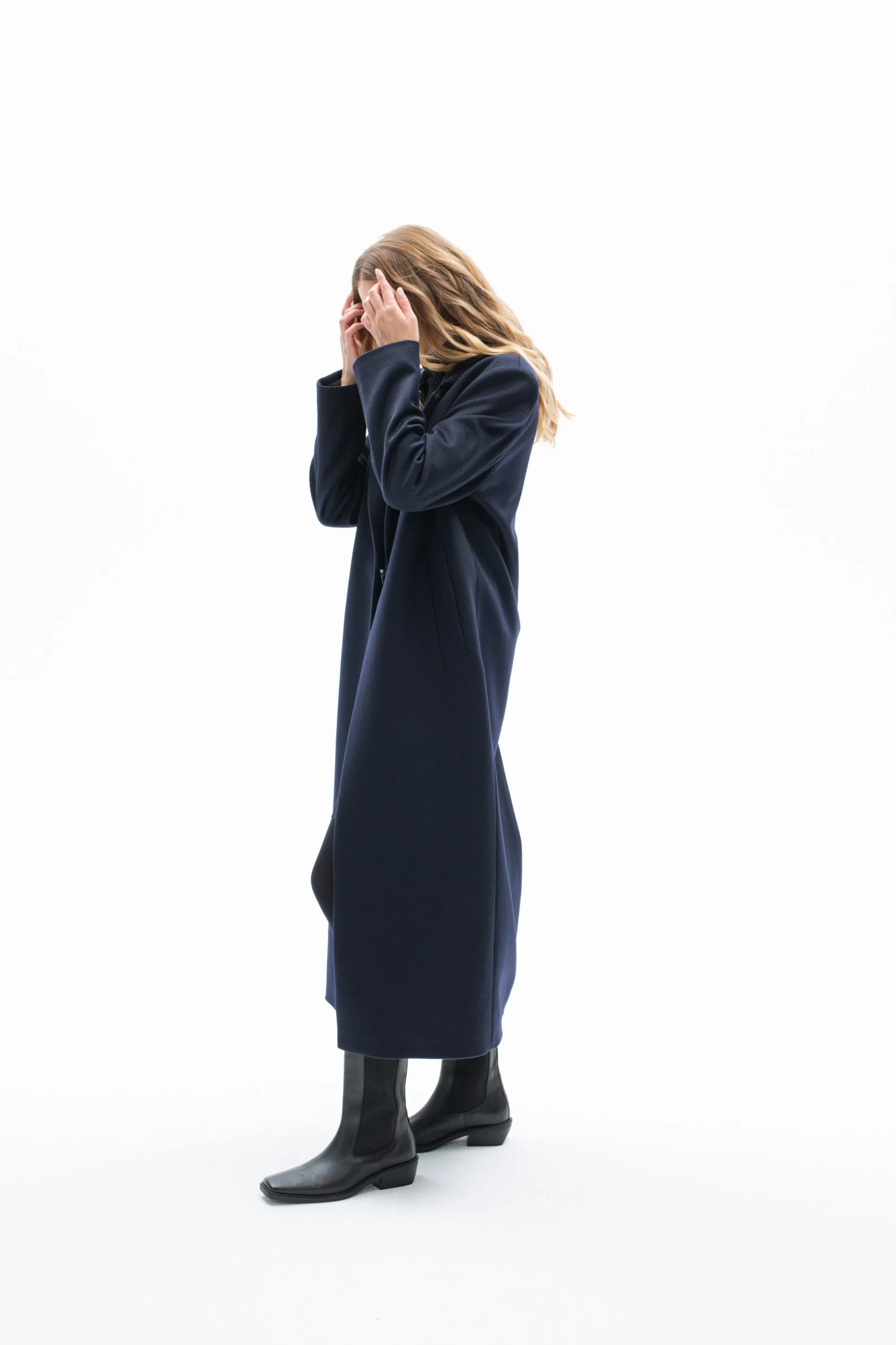 ONE BUTTON CLASSIC NAVY COAT