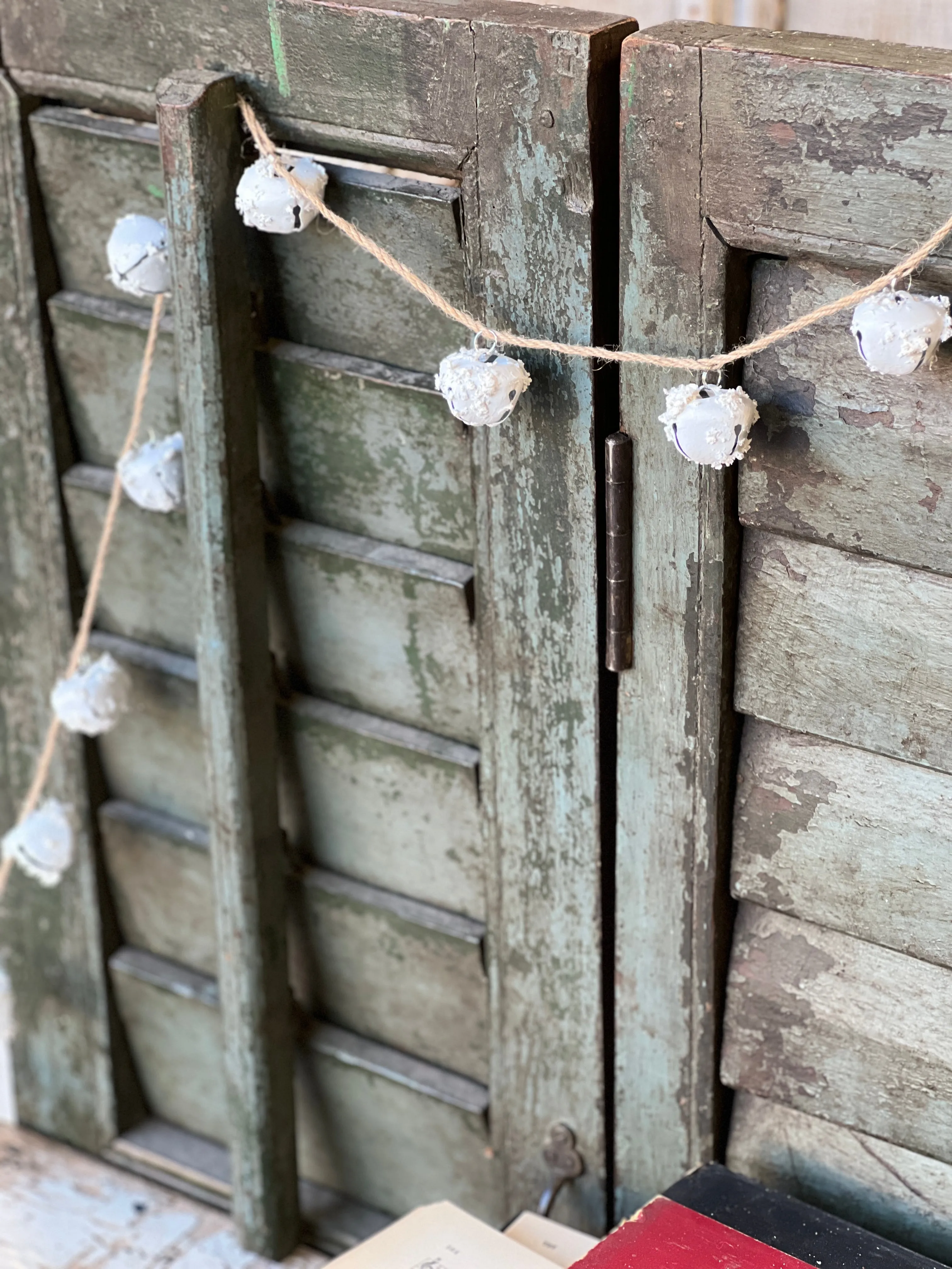 Winter White Bell Garland | 6' | Large